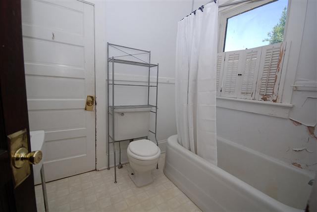 middlebathrooms-small