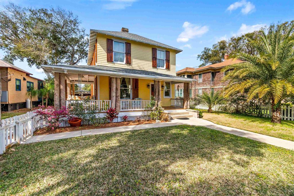 Timeless Historic Home on Lake Maria Sanchez